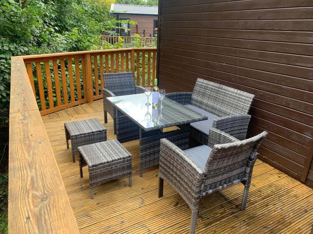 Immaculate 3-Bed Lodge In Hawick Esterno foto