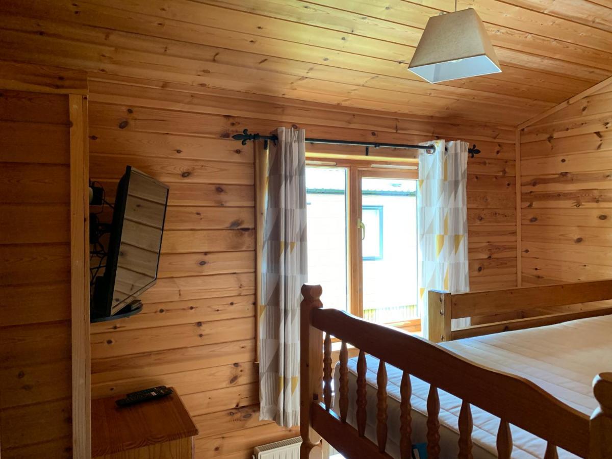 Immaculate 3-Bed Lodge In Hawick Esterno foto