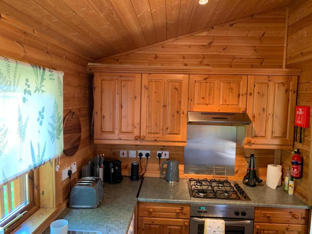 Immaculate 3-Bed Lodge In Hawick Esterno foto