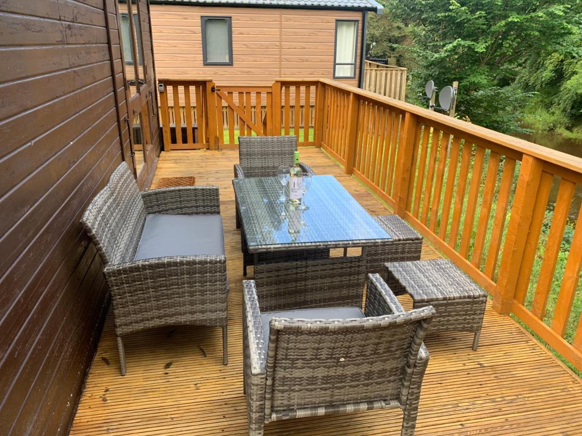 Immaculate 3-Bed Lodge In Hawick Esterno foto