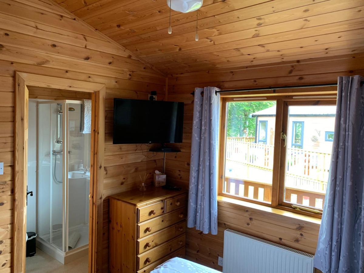 Immaculate 3-Bed Lodge In Hawick Esterno foto